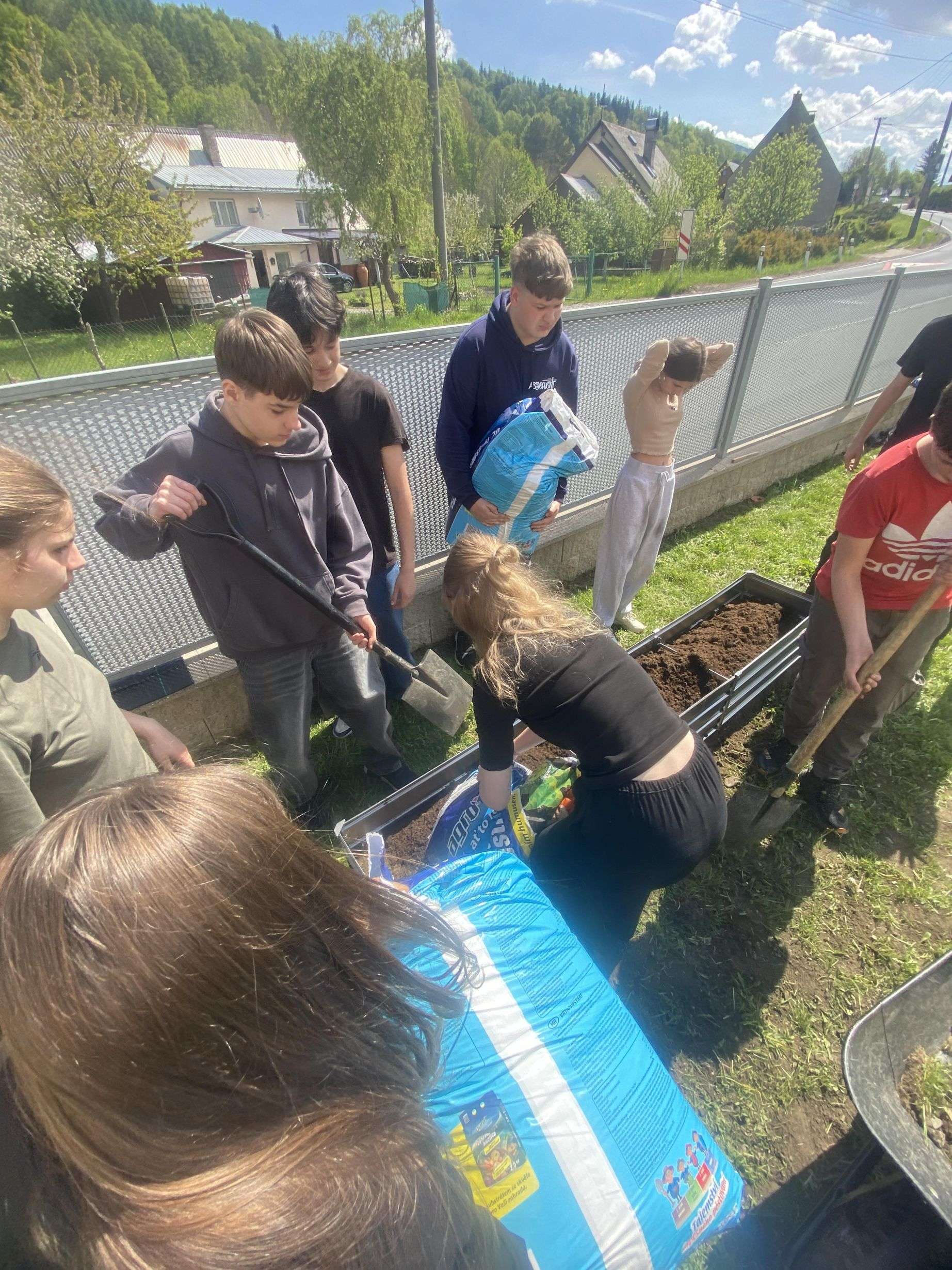 Žáci 9.A pomáhají klimatu