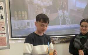 Barmanem na zkoušku