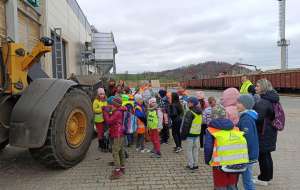 Družina na pile ve Vápenné